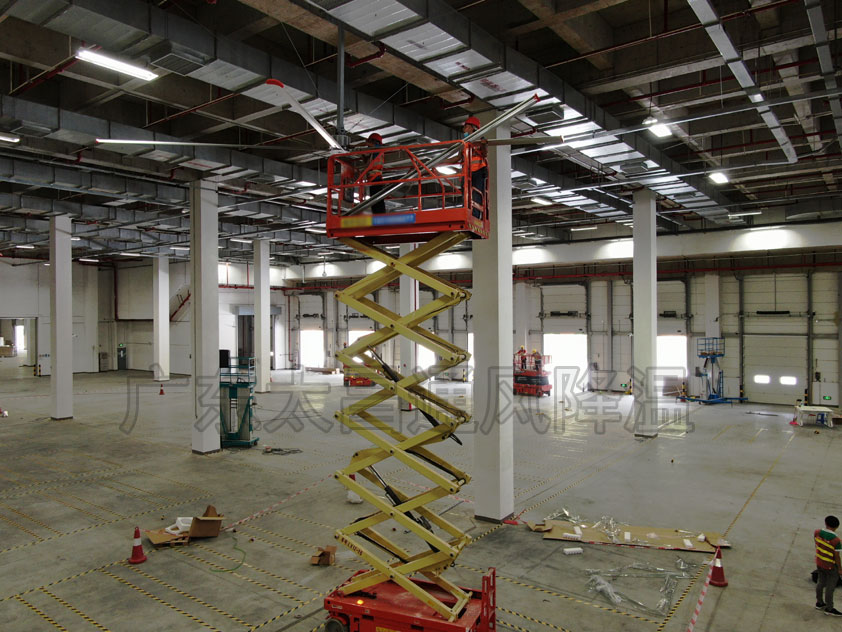 工業(yè)大風扇大型車間溫和自然降溫設備